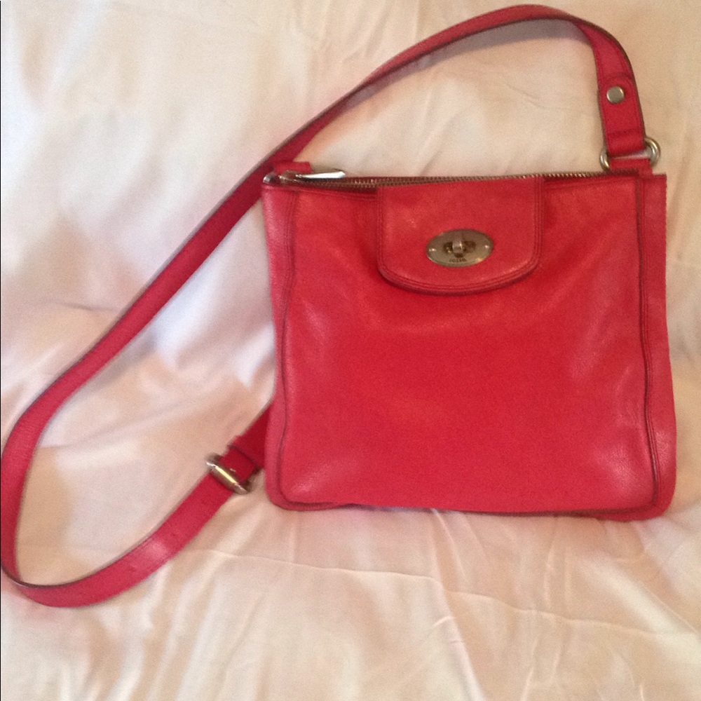 Fossil Crossbody Purse in dark pink/coral